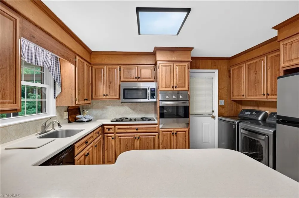 200 Brookview Circle Jamestown, NC 27282