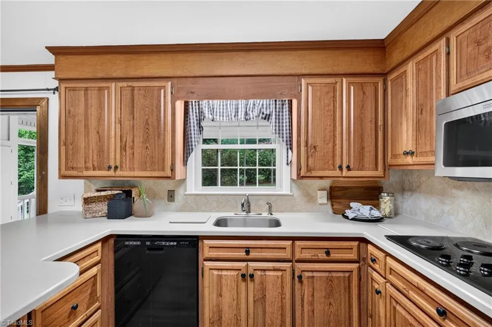 200 Brookview Circle Jamestown, NC 27282