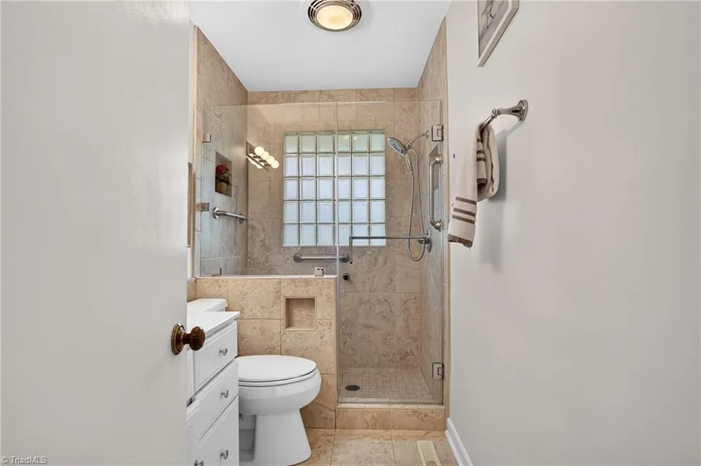 200 Brookview Circle Jamestown, NC 27282