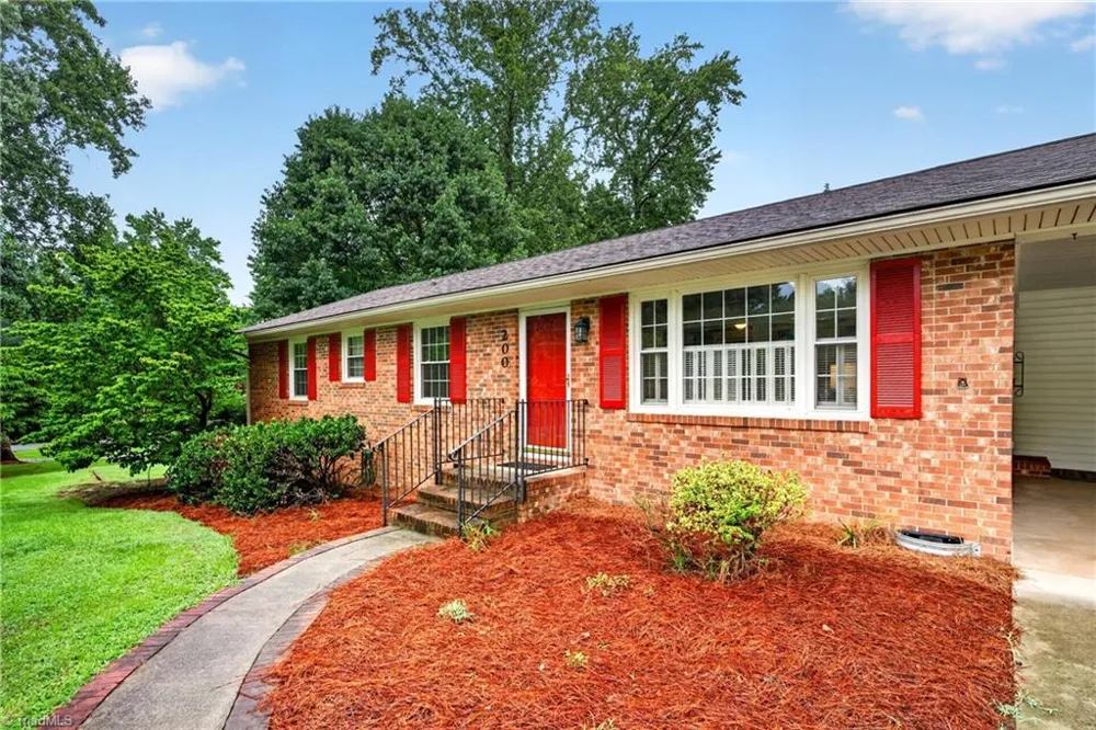 200 Brookview Circle Jamestown, NC 27282