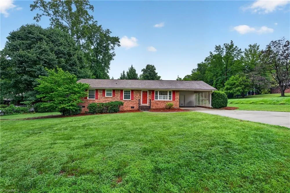 200 Brookview Circle Jamestown, NC 27282