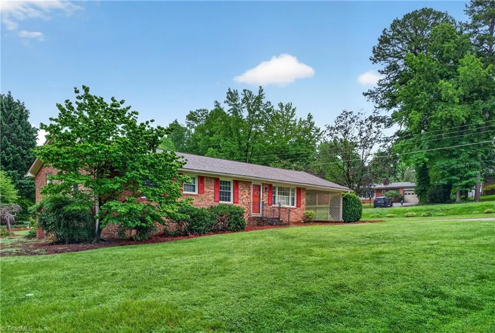 200 Brookview Circle Jamestown, NC 27282