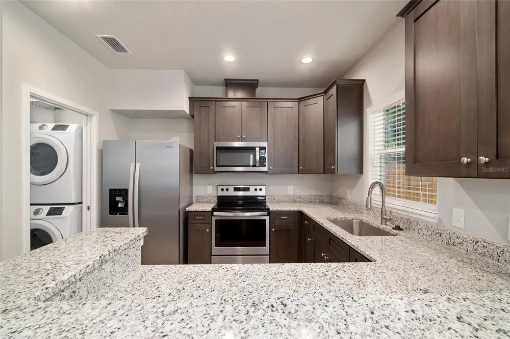622 NW 3RD AVENUE #7 Gainesville, FL 32601