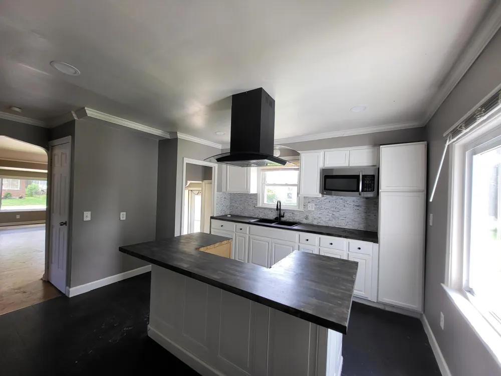 23077 Piper Avenue Eastpointe, MI 48021