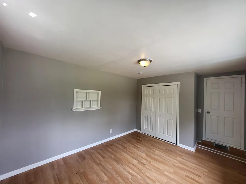 23077 Piper Avenue Eastpointe, MI 48021
