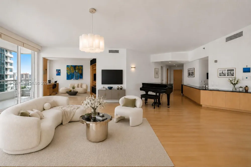 21150 Point Pl #1605 Aventura, FL 33180