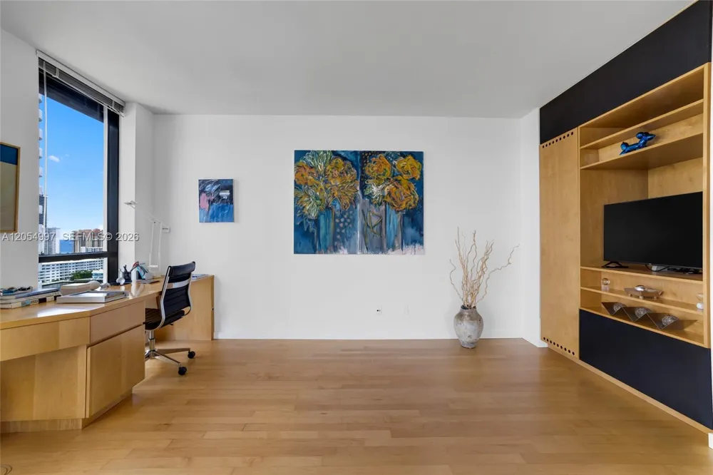 21150 Point Pl #1605 Aventura, FL 33180