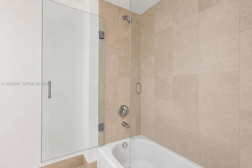 21150 Point Pl #1605 Aventura, FL 33180