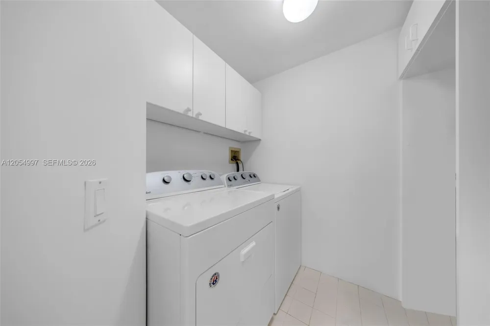 21150 Point Pl #1605 Aventura, FL 33180