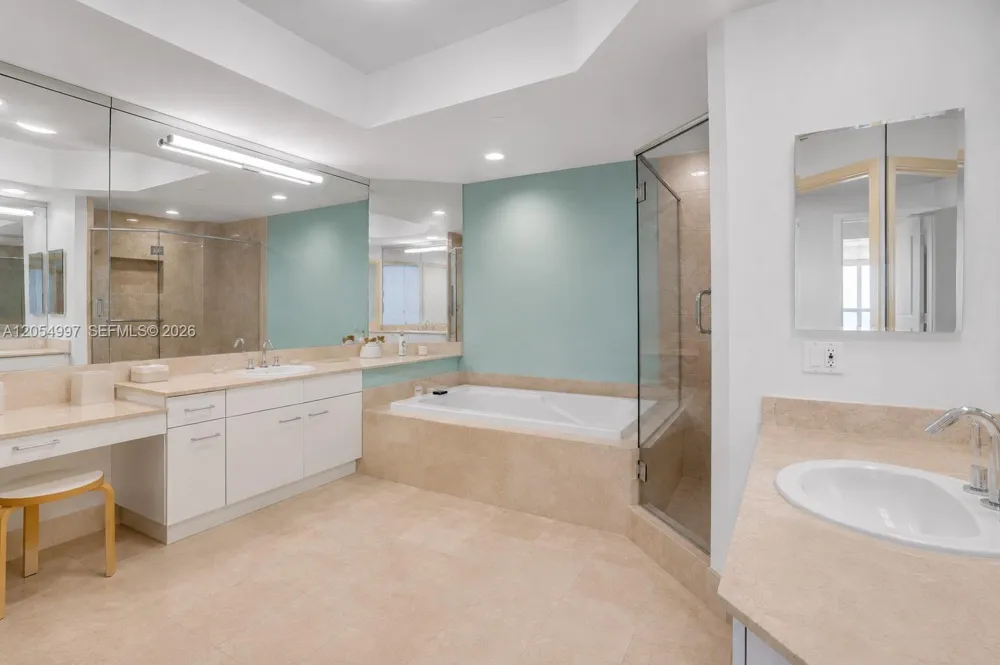 21150 Point Pl #1605 Aventura, FL 33180