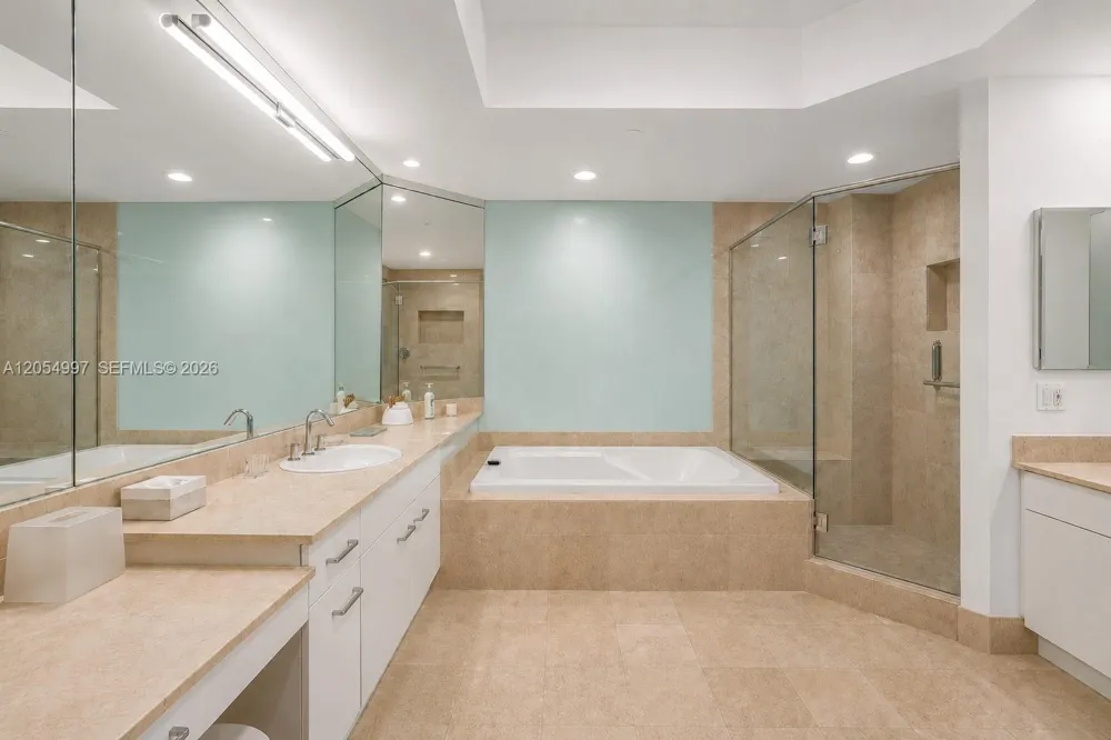 21150 Point Pl #1605 Aventura, FL 33180