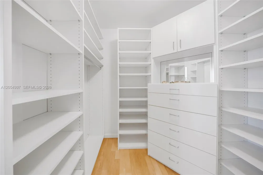 21150 Point Pl #1605 Aventura, FL 33180