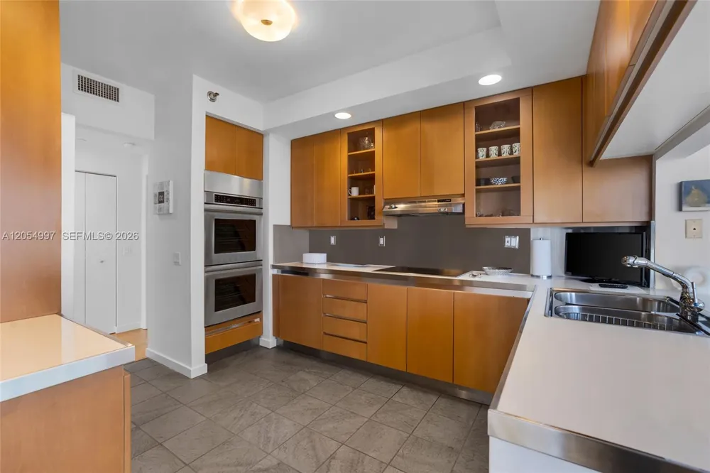 21150 Point Pl #1605 Aventura, FL 33180