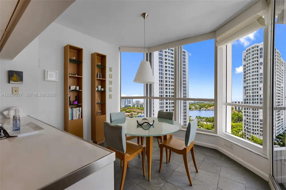 21150 Point Pl #1605 Aventura, FL 33180