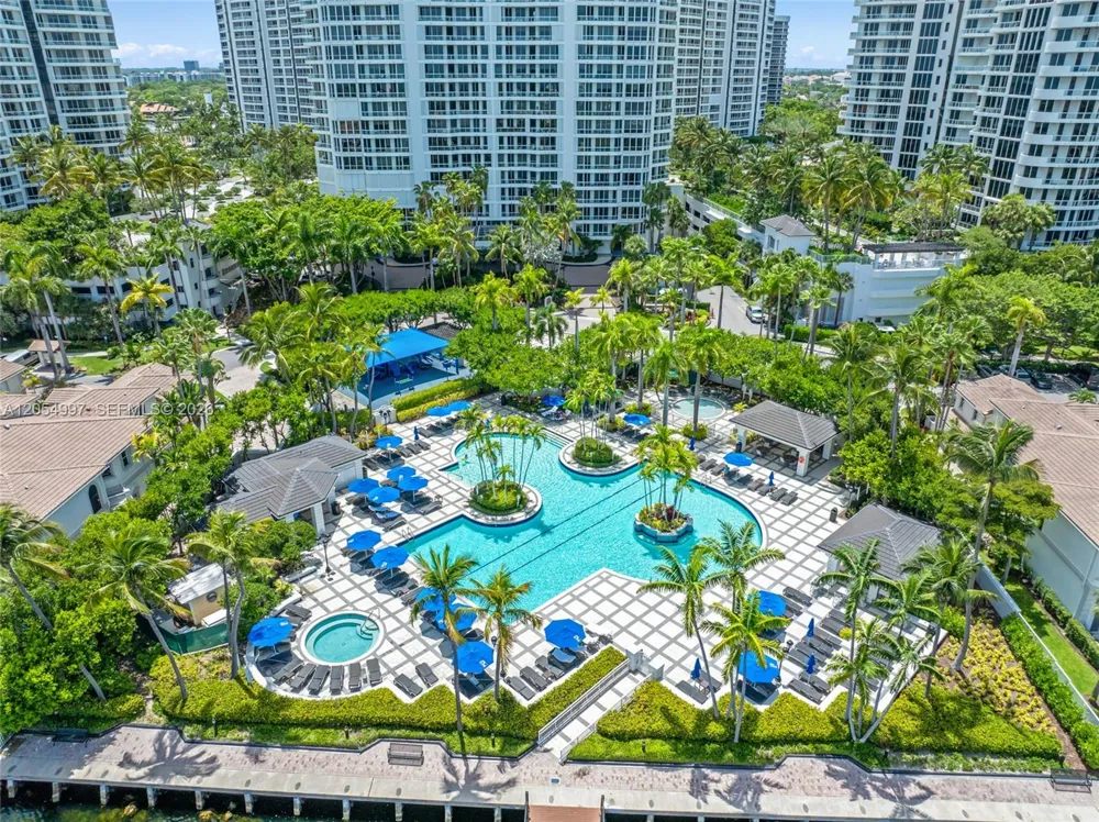 21150 Point Pl #1605 Aventura, FL 33180