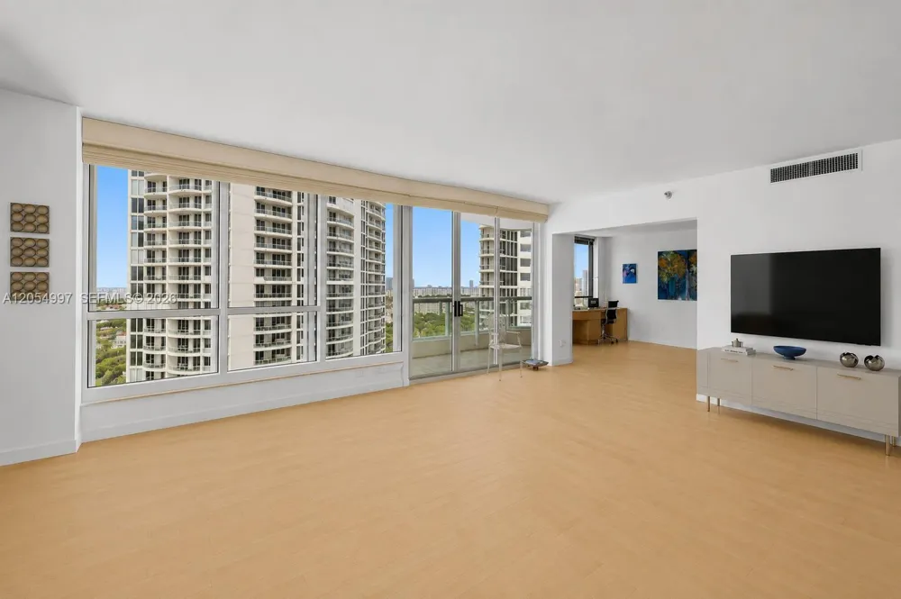 21150 Point Pl #1605 Aventura, FL 33180