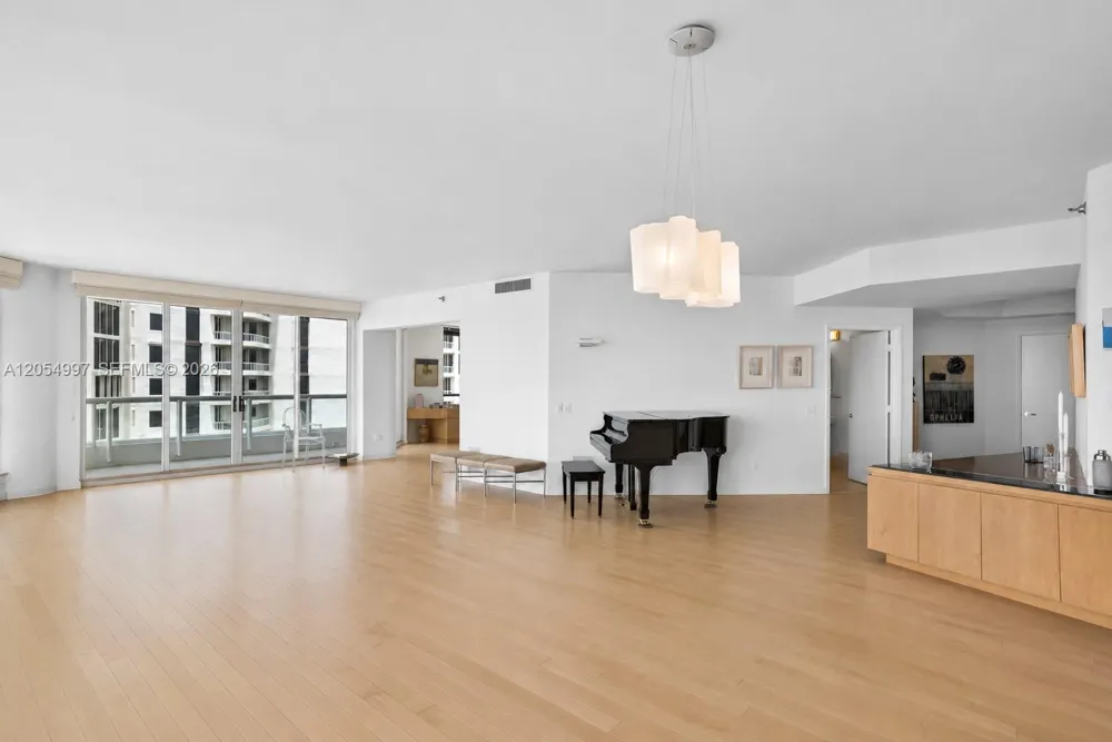 21150 Point Pl #1605 Aventura, FL 33180