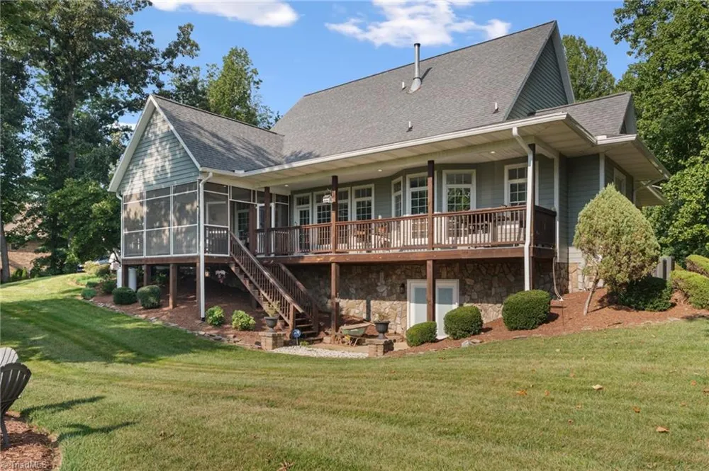 208 Monk Court North Wilkesboro, NC 28659