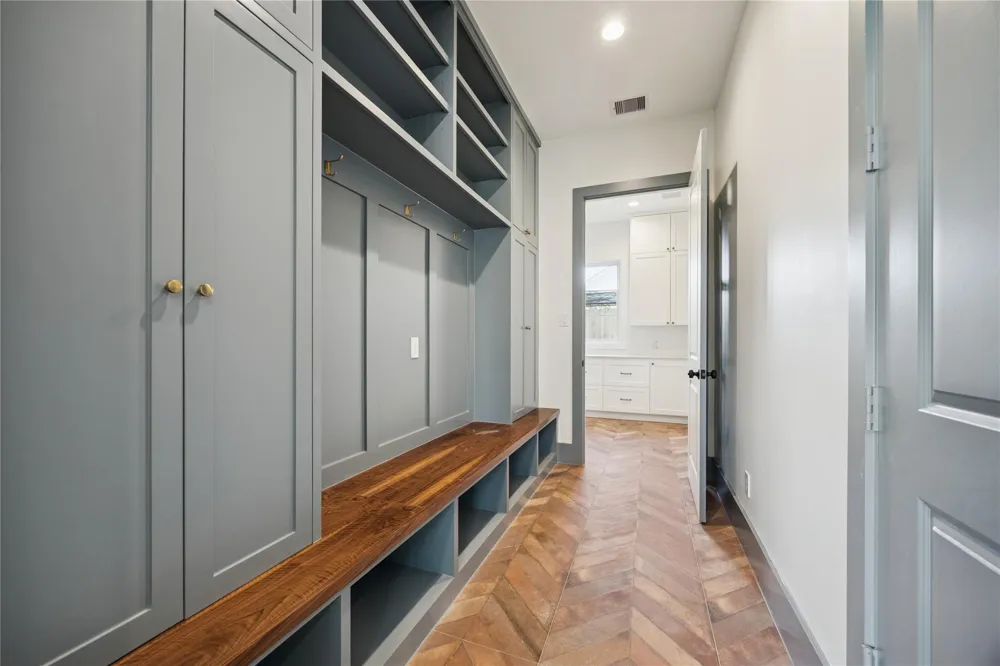 955 W 42nd Street Houston, TX 77018