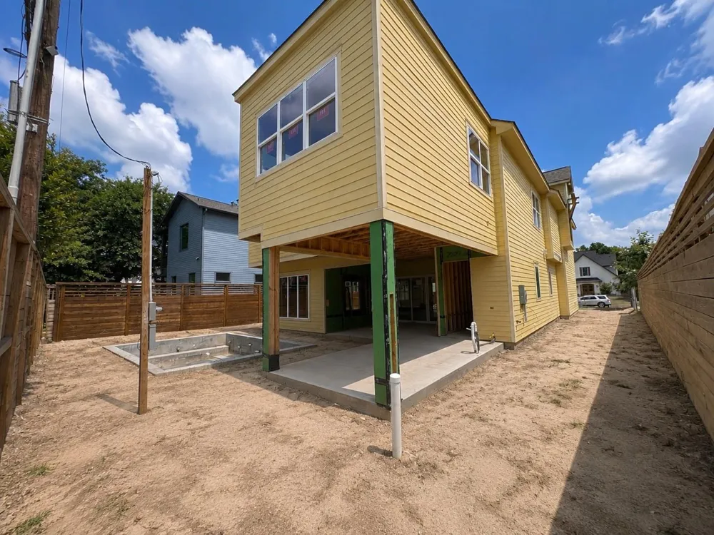 955 W 42nd Street Houston, TX 77018
