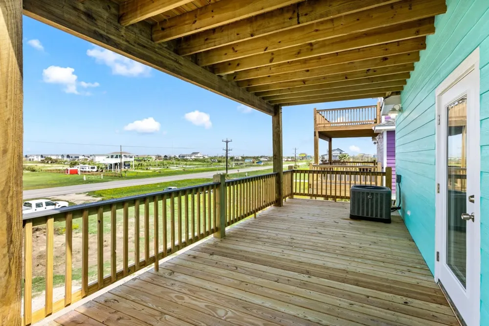 990 Jean Street Gilchrist, TX 77617