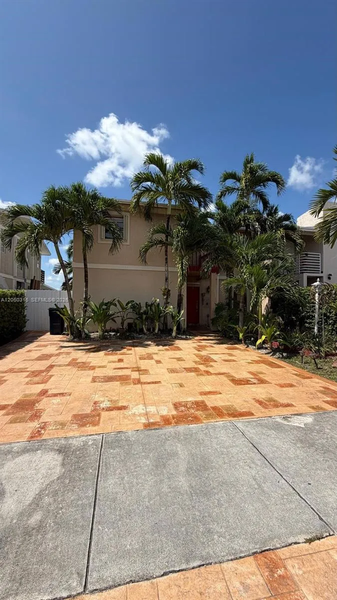 10960 SW 25th St Miami, FL 33165
