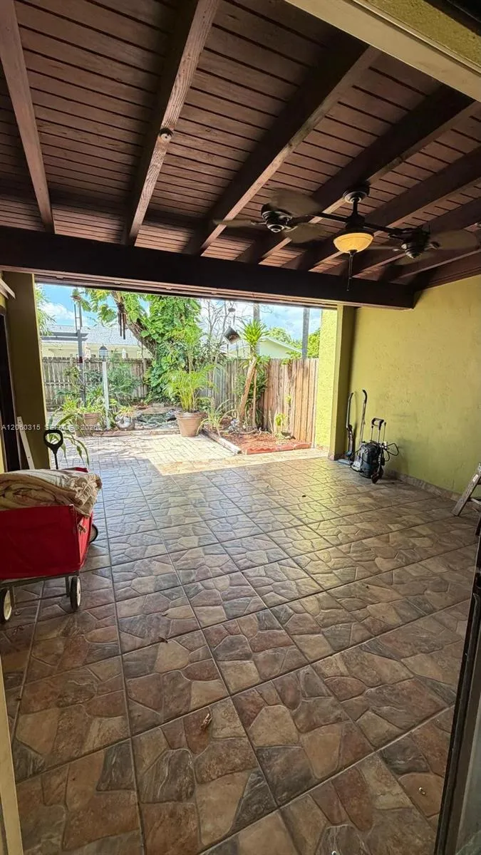 10960 SW 25th St Miami, FL 33165