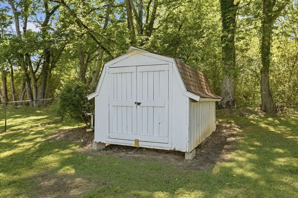 88 Riverbend Dr Woodbury, TN 37190