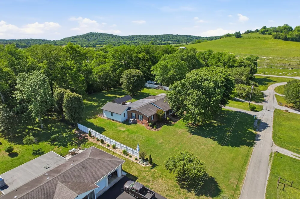 88 Riverbend Dr Woodbury, TN 37190