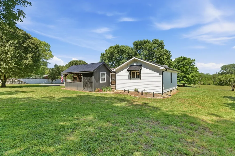 88 Riverbend Dr Woodbury, TN 37190