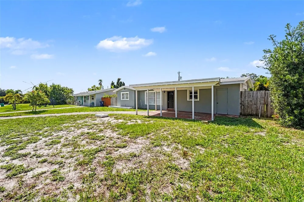 11428 75TH AVENUE Seminole, FL 33772