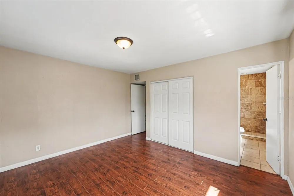 11428 75TH AVENUE Seminole, FL 33772