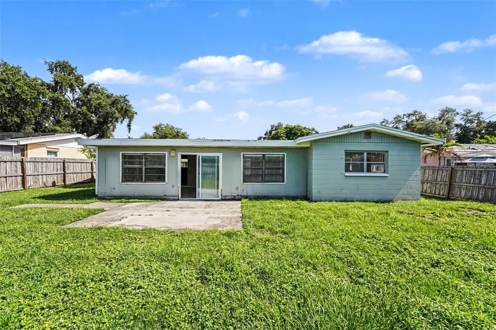 11428 75TH AVENUE Seminole, FL 33772