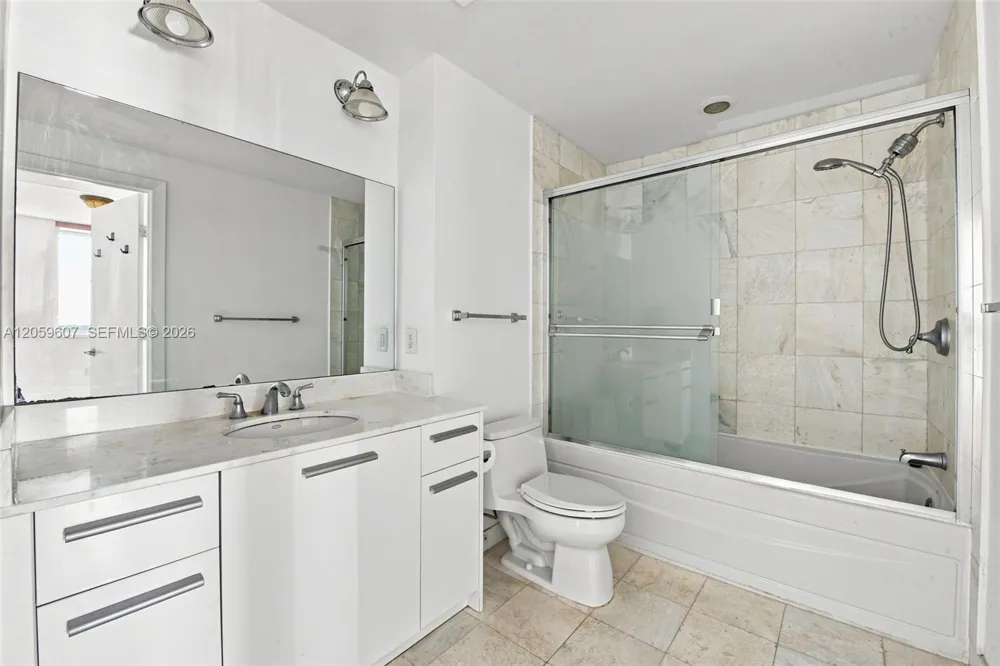 1060 Brickell Avenue #2315 Miami, FL 33131