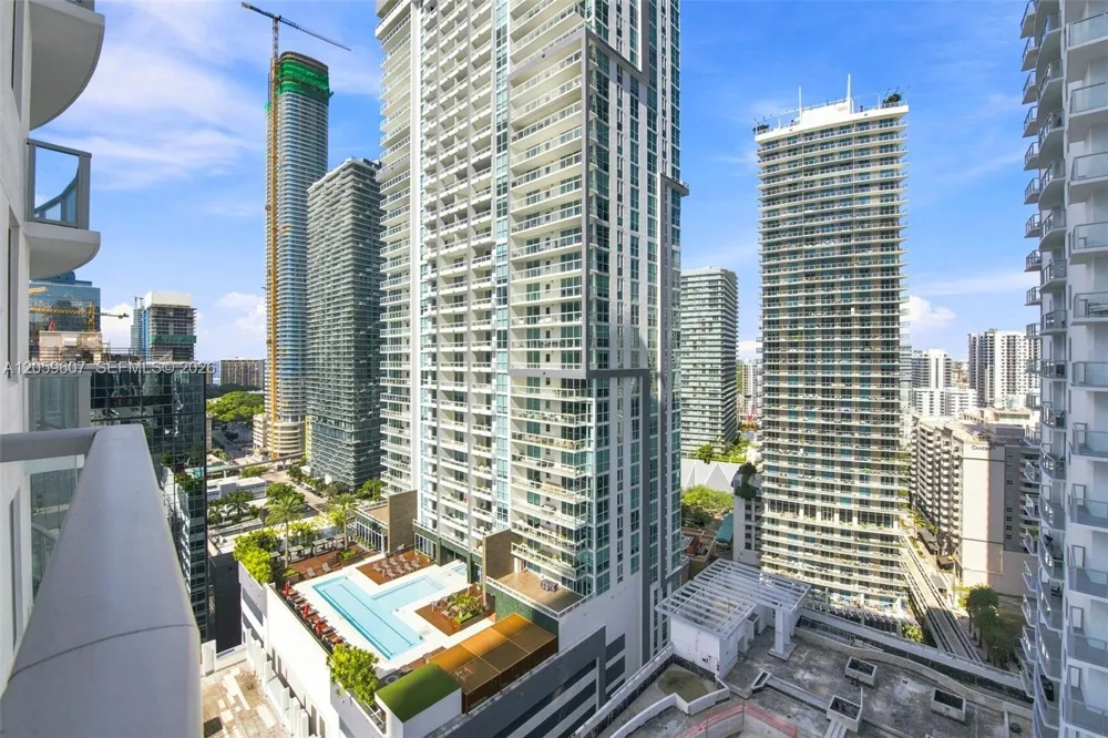 1060 Brickell Avenue #2315 Miami, FL 33131