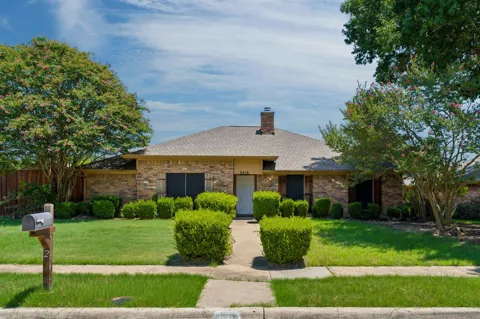 2416 Peachtree Lane