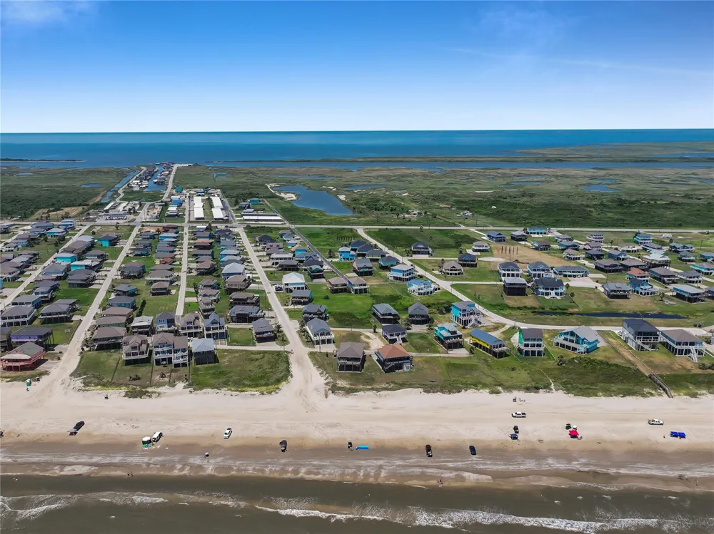 980 Copacabana Drive Crystal Beach, TX 77650