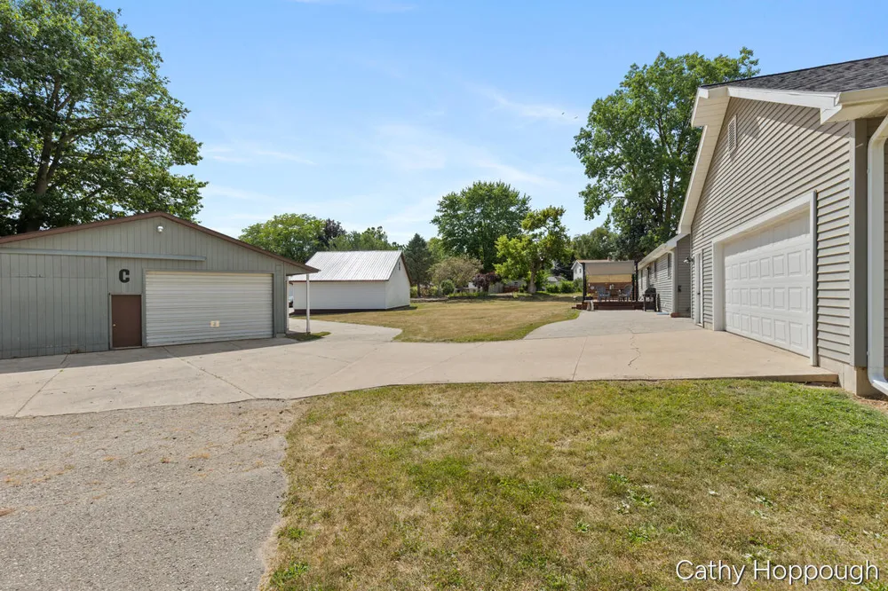 918 Emerald Circle Lake Odessa, MI 48849