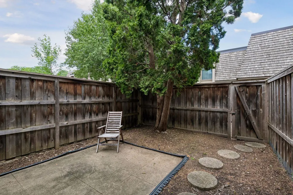6427 Barrie Road Edina, MN 55435