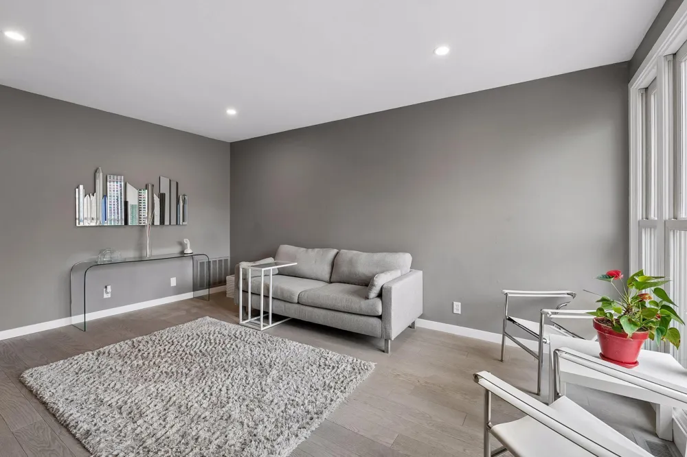 6427 Barrie Road Edina, MN 55435