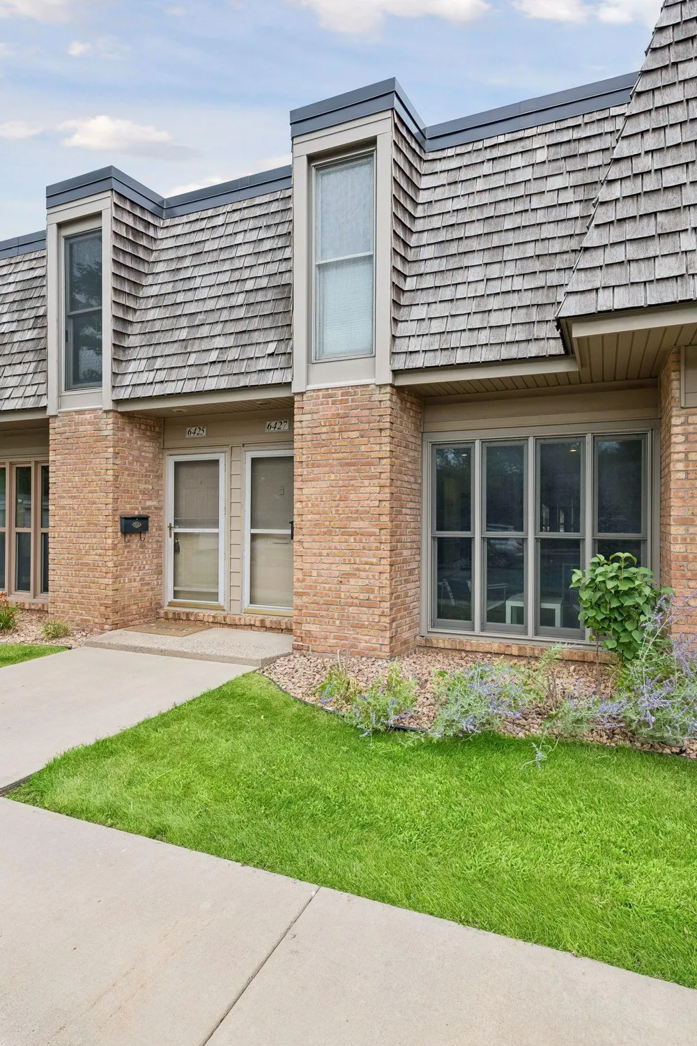 6427 Barrie Road Edina, MN 55435