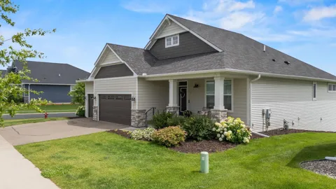 490 Elizabeth Way