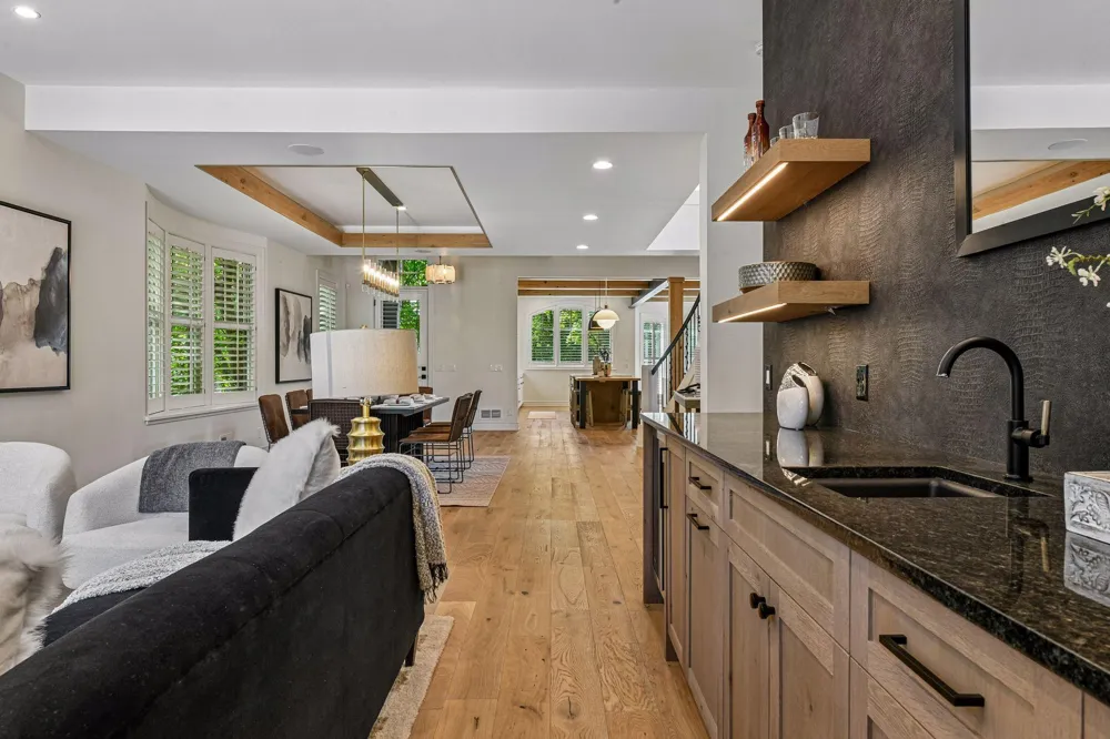 715 Rice Street E Wayzata, MN 55391