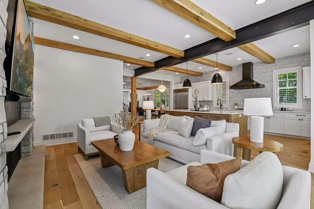 715 Rice Street E Wayzata, MN 55391