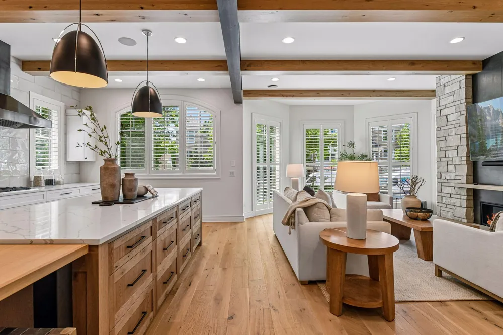 715 Rice Street E Wayzata, MN 55391