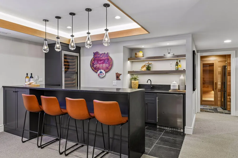 715 Rice Street E Wayzata, MN 55391