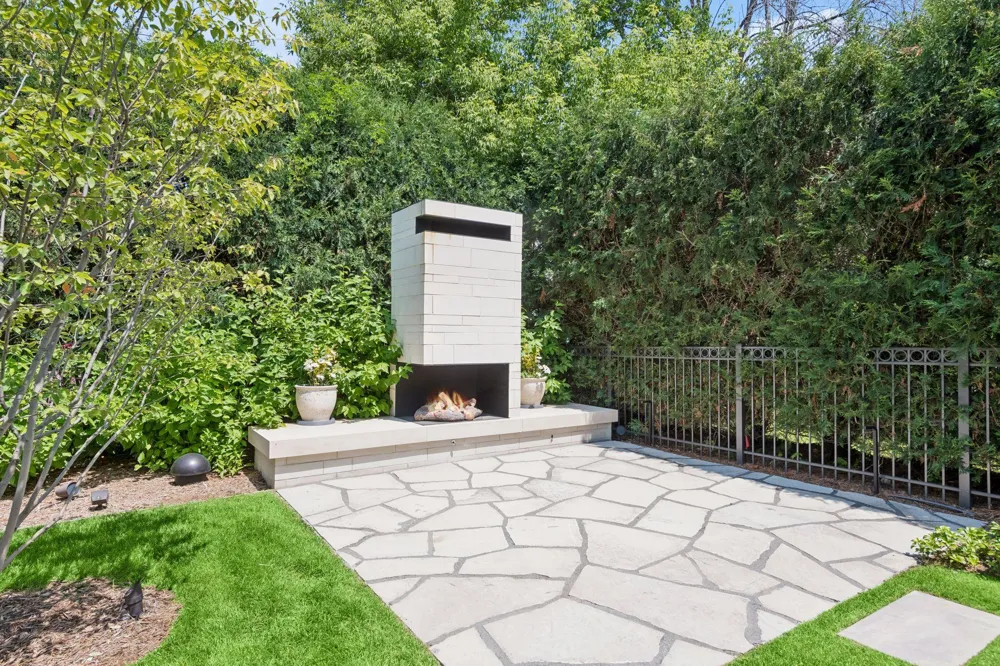 715 Rice Street E Wayzata, MN 55391