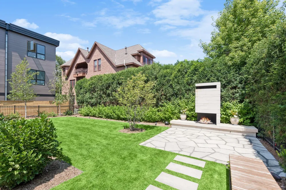 715 Rice Street E Wayzata, MN 55391