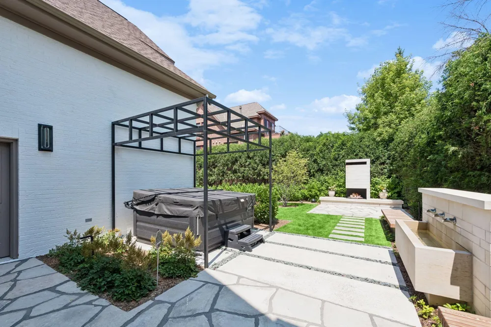715 Rice Street E Wayzata, MN 55391