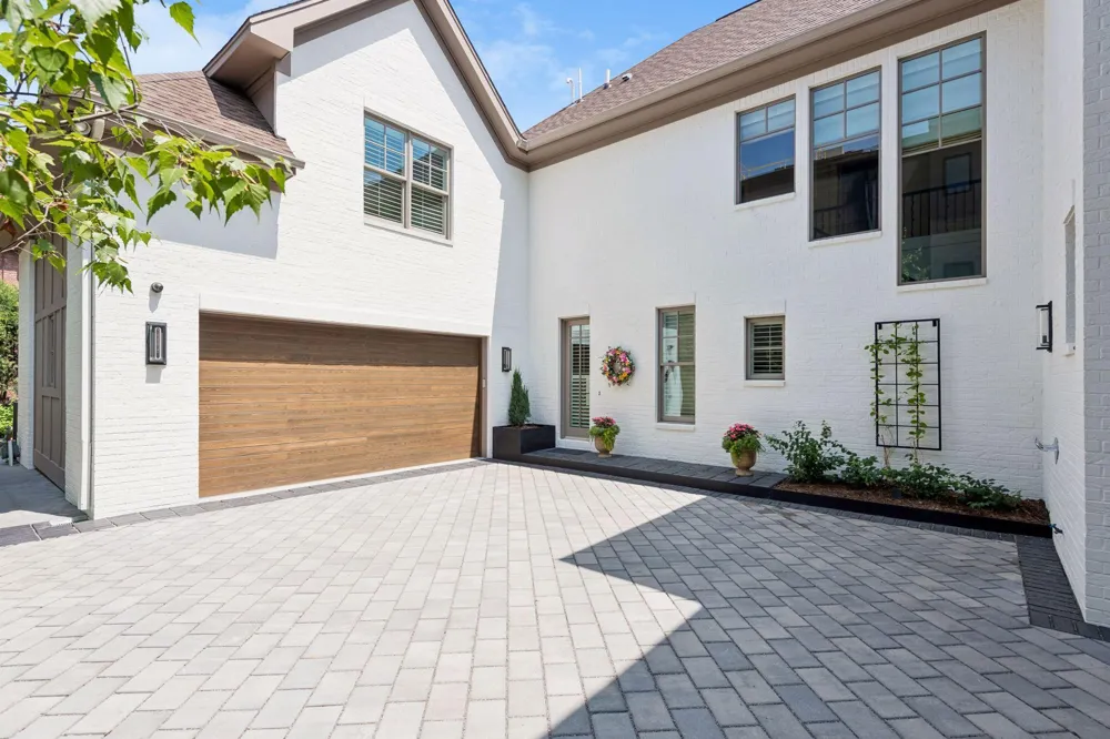 715 Rice Street E Wayzata, MN 55391